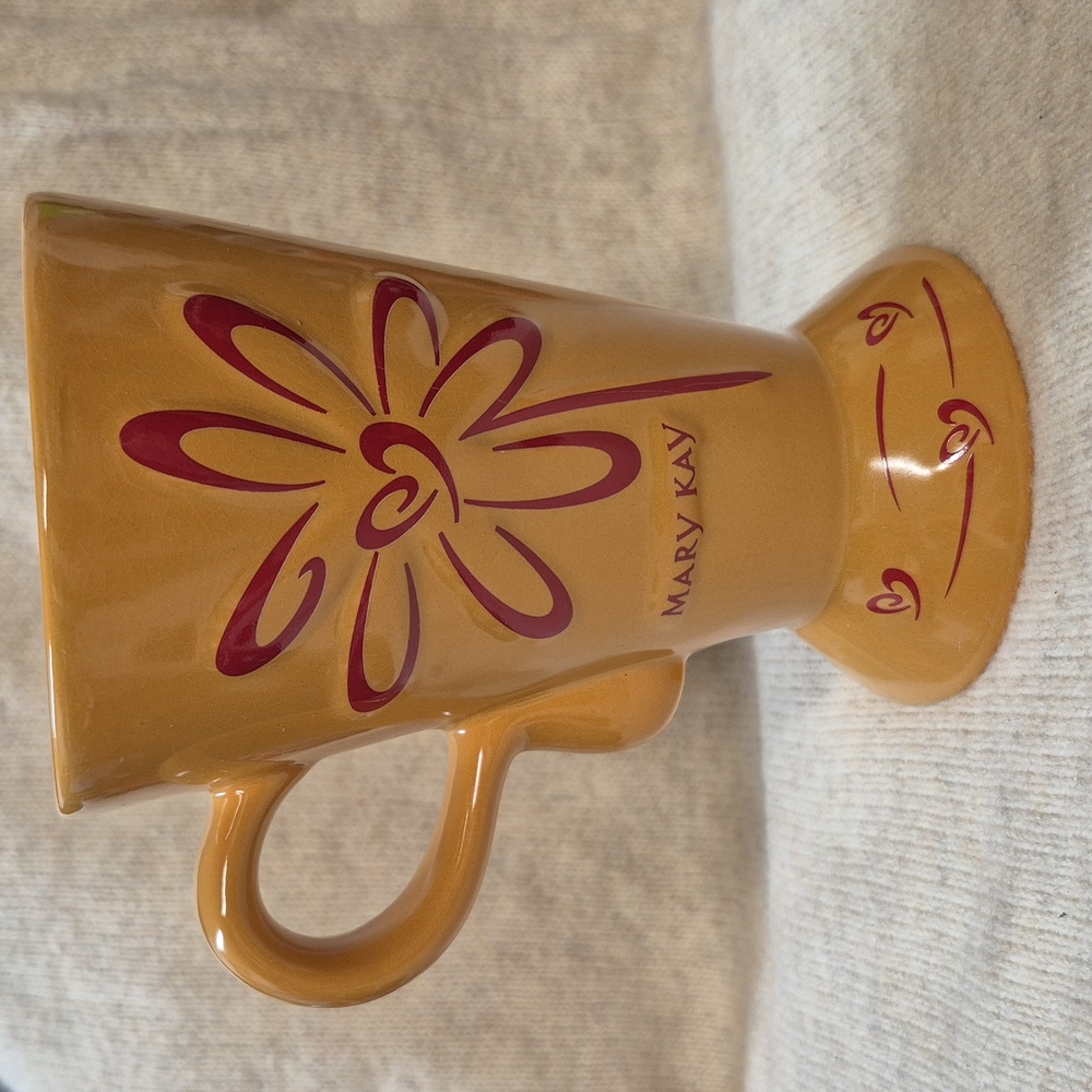 Mary Kay 2002 Seminar Golden Rod and Red Oversized Mug - New